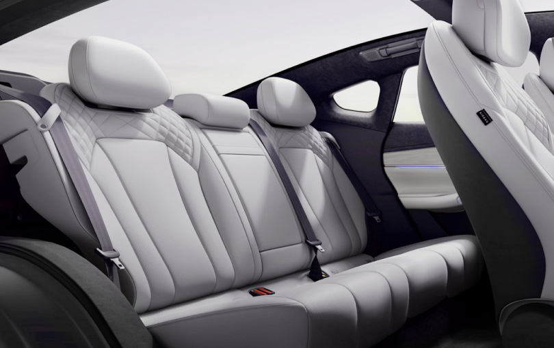 EXEED ES — Panoramic Sunroof for Scenic Views