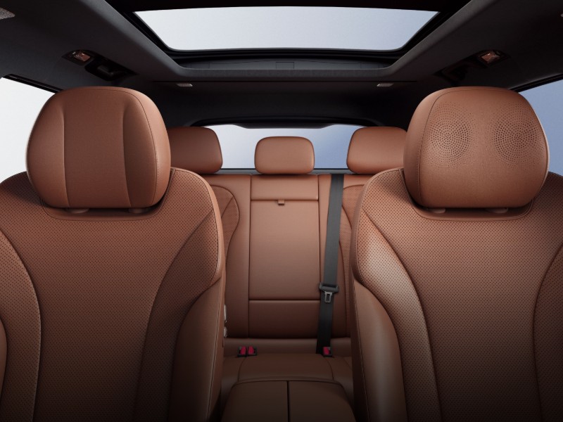 EXEED MX — Spacious Cabin