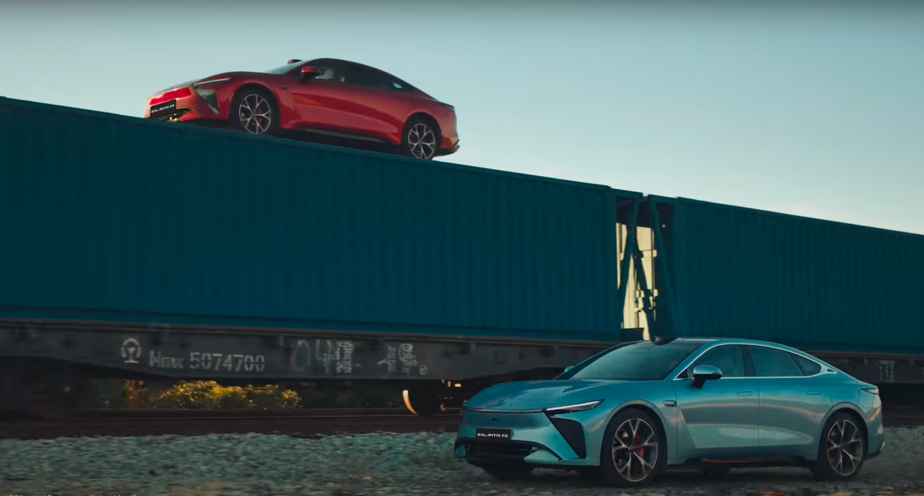 Coupe vs Train, Extreme Control