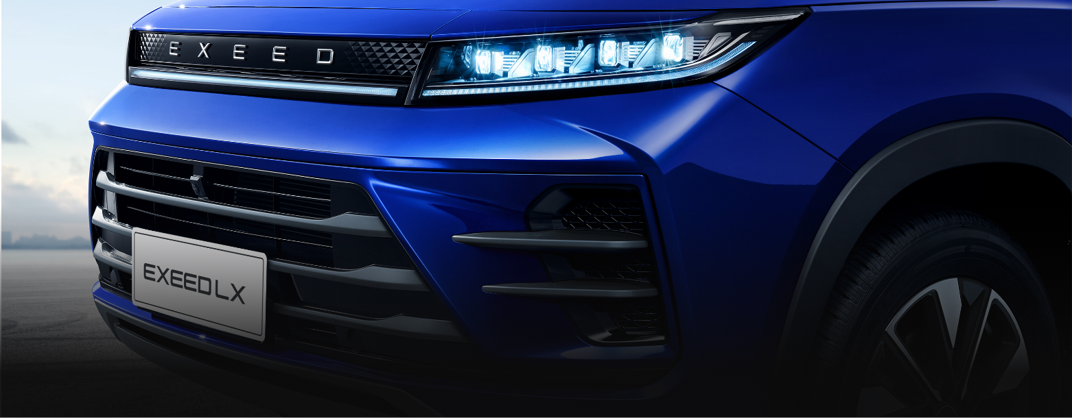 The all-LED headlights on the VX SUV are complemented by cornering lights and dynamic turn signals. The daytime running lights below also feature LED technology.